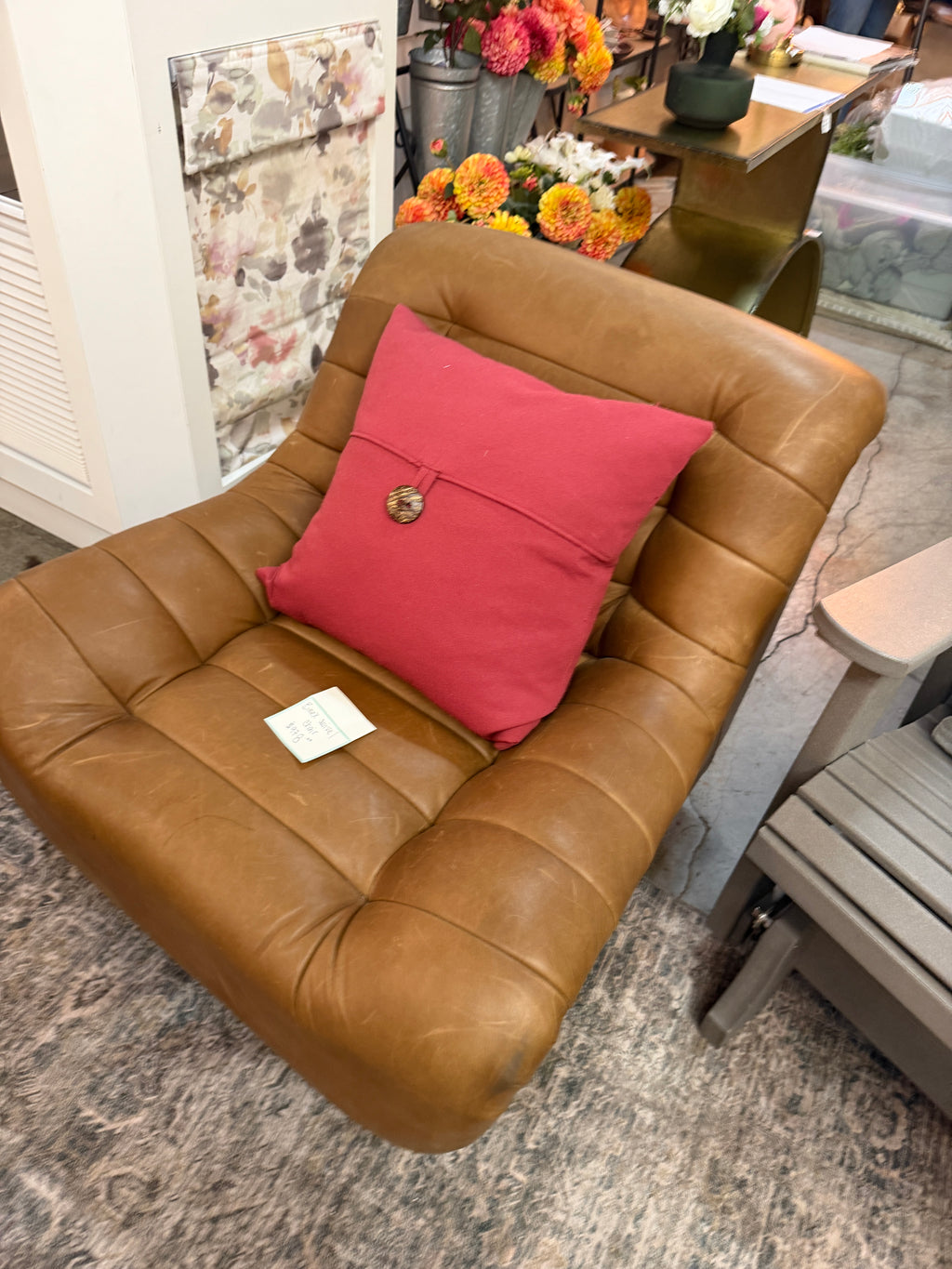 Binx swivel chair - Four Hands